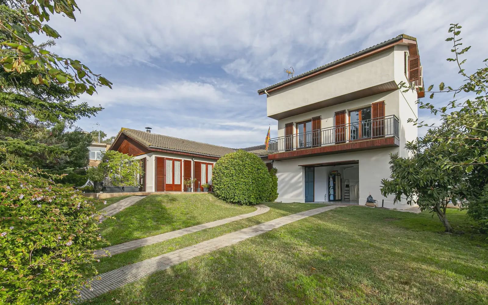 5 bedroom Villa for sale in Sant Fruitos de Bages with garage - € 459,000 (Ref: 10179416)