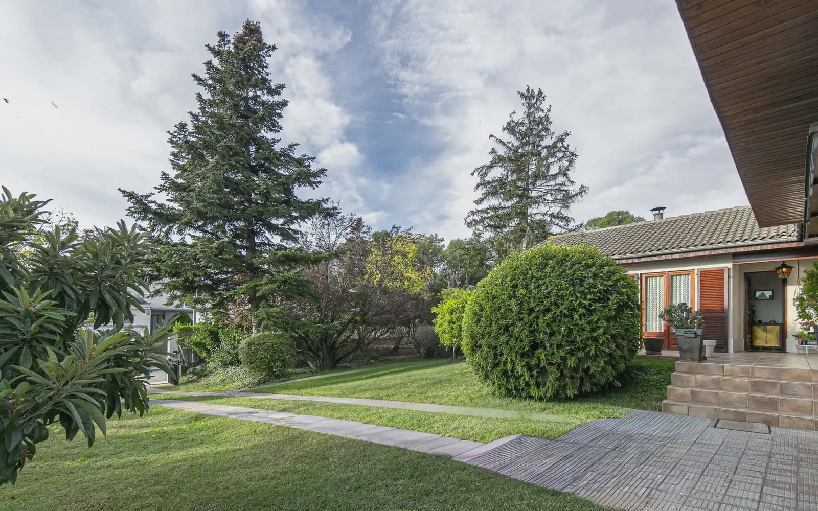 5 bedroom Villa for sale in Sant Fruitos de Bages with garage - € 459,000 (Ref: 10179416)
