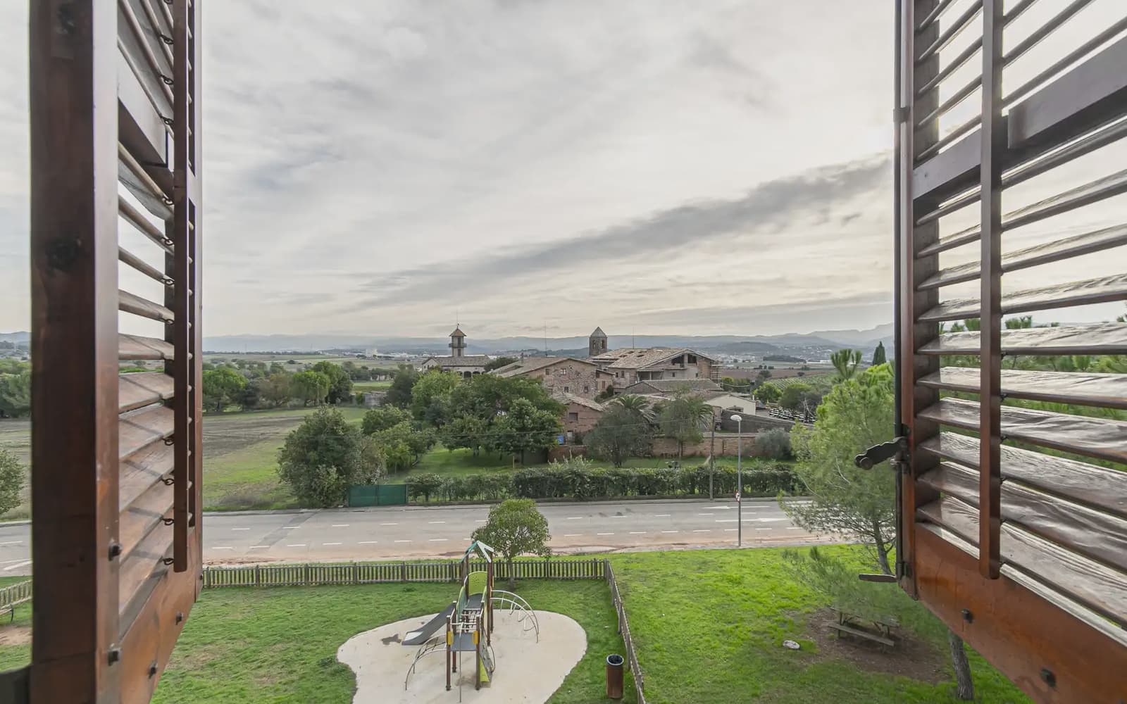5 bedroom Villa for sale in Sant Fruitos de Bages with garage - € 459,000 (Ref: 10179416)