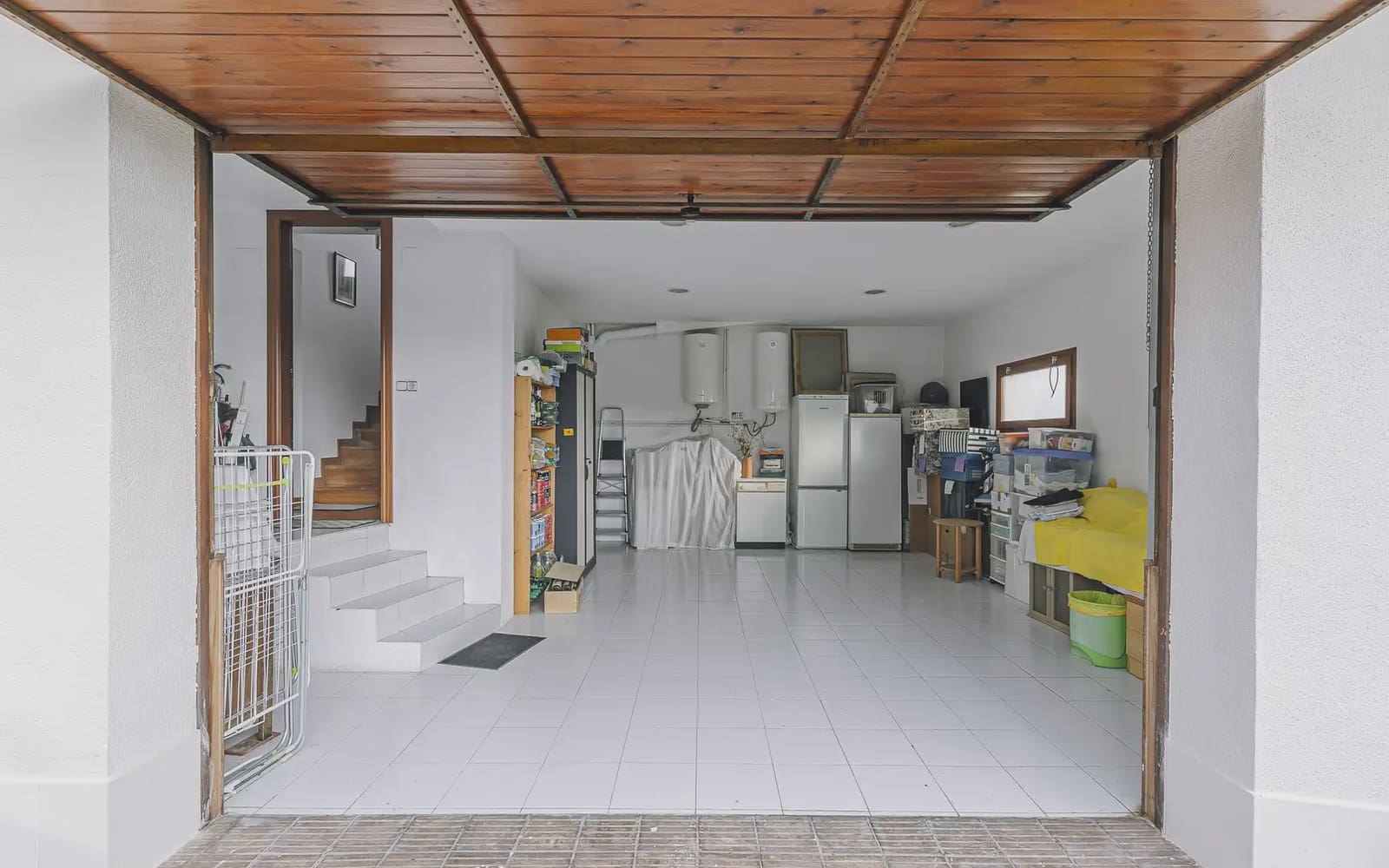 5 bedroom Villa for sale in Sant Fruitos de Bages with garage - € 459,000 (Ref: 10179416)