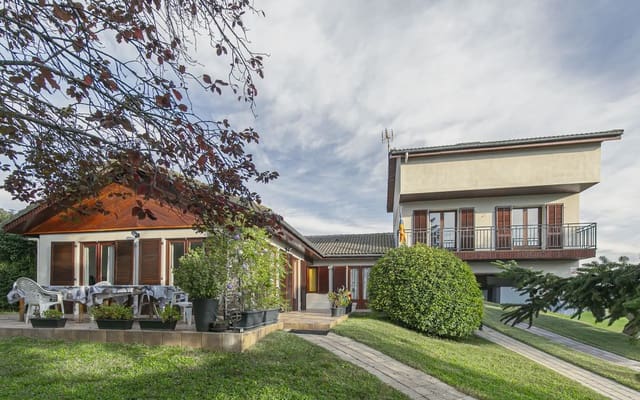 5 bedroom Villa for sale in Sant Fruitós de Bages - € 459,000 (Ref: 10179416)