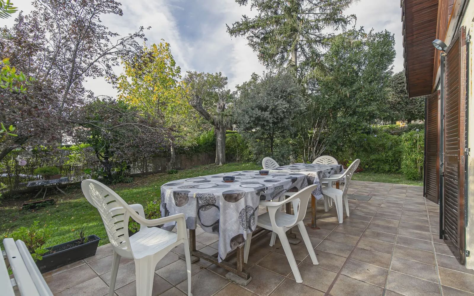 5 bedroom Villa for sale in Sant Fruitos de Bages with garage - € 459,000 (Ref: 10179416)
