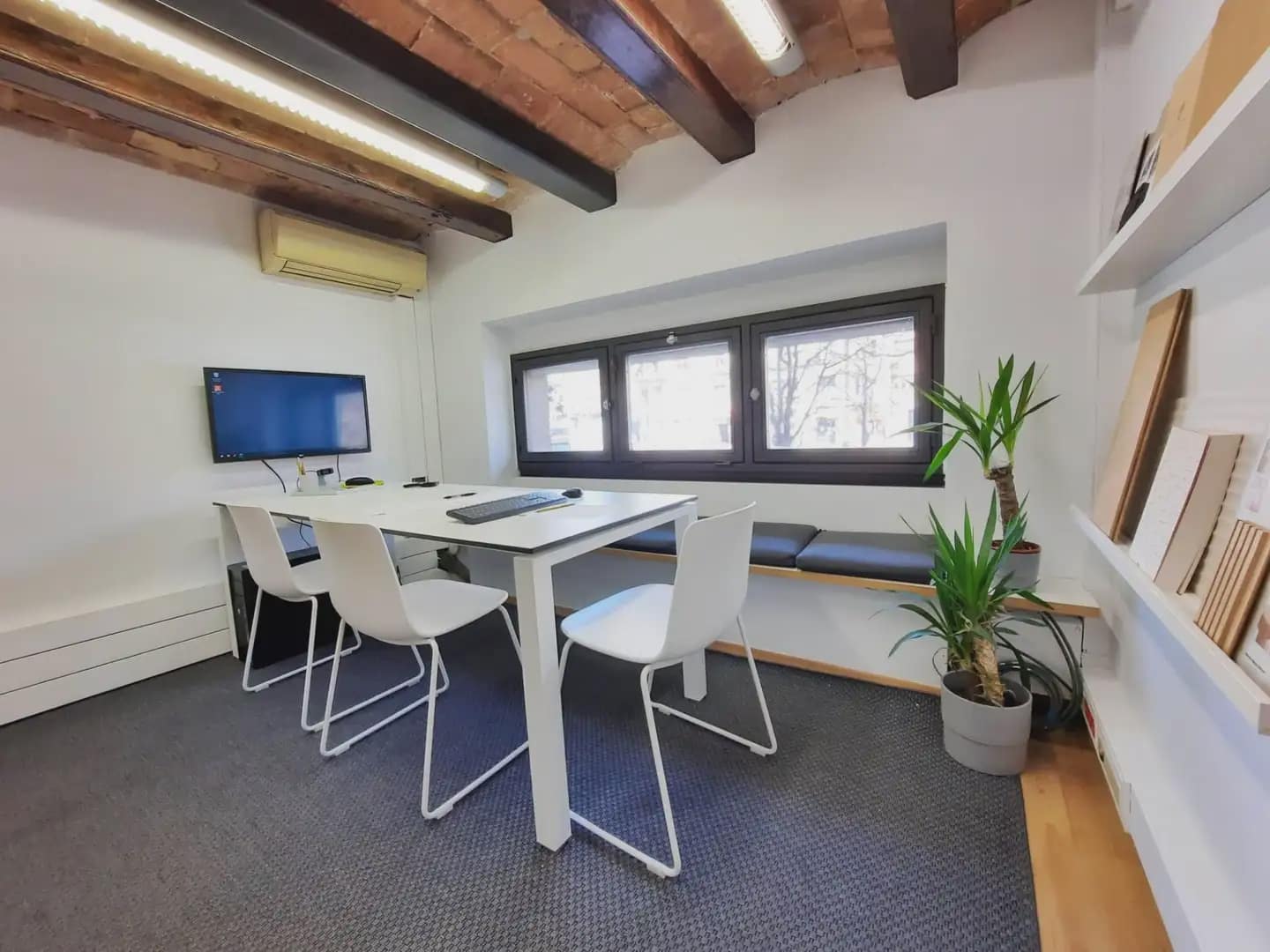 Office for rent in Barcelona city - € 1,275 (Ref: 10181683)