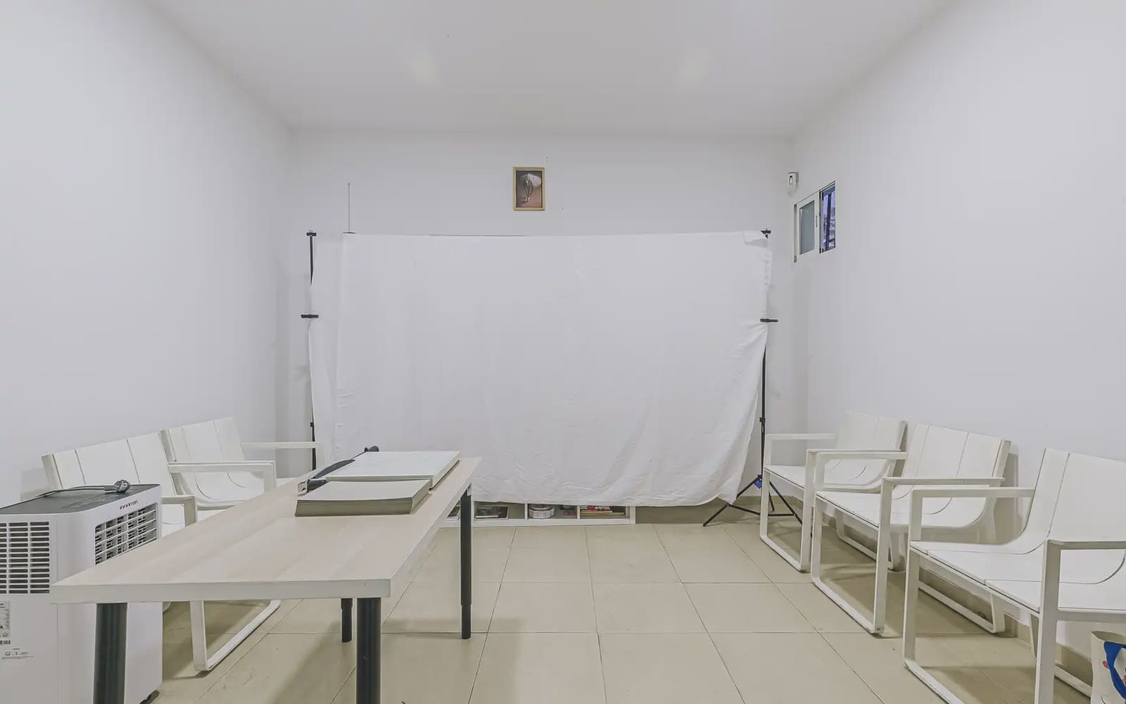 Erhverv til salg i Barcelona by - € 275.000 (Ref: 10182021)