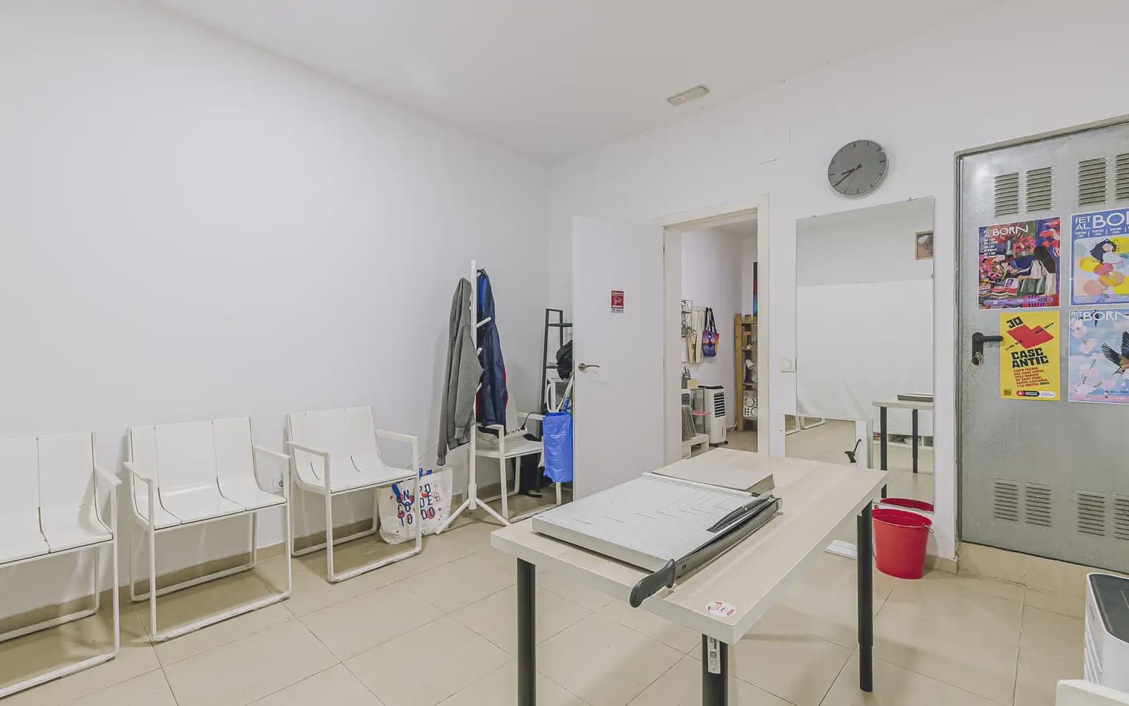Erhverv til salg i Barcelona by - € 275.000 (Ref: 10182021)