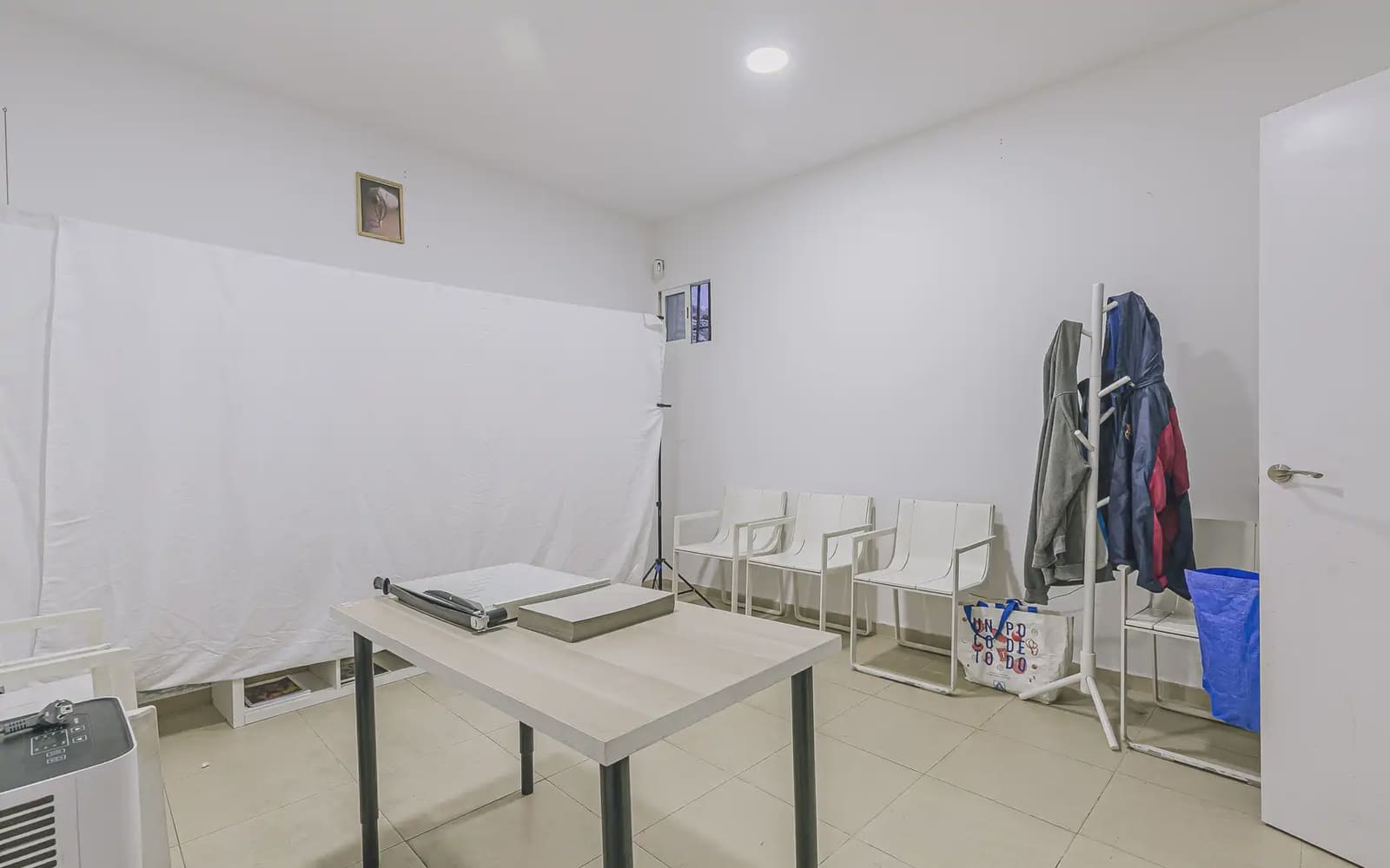 Erhverv til salg i Barcelona by - € 275.000 (Ref: 10182021)