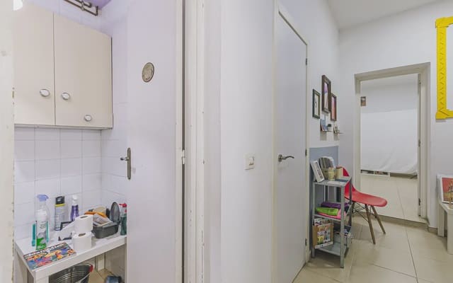 Erhverv til salg i Sant Pere, Santa Caterina i La Ribera, Barcelona by - € 275.000 (Ref: 10182021)