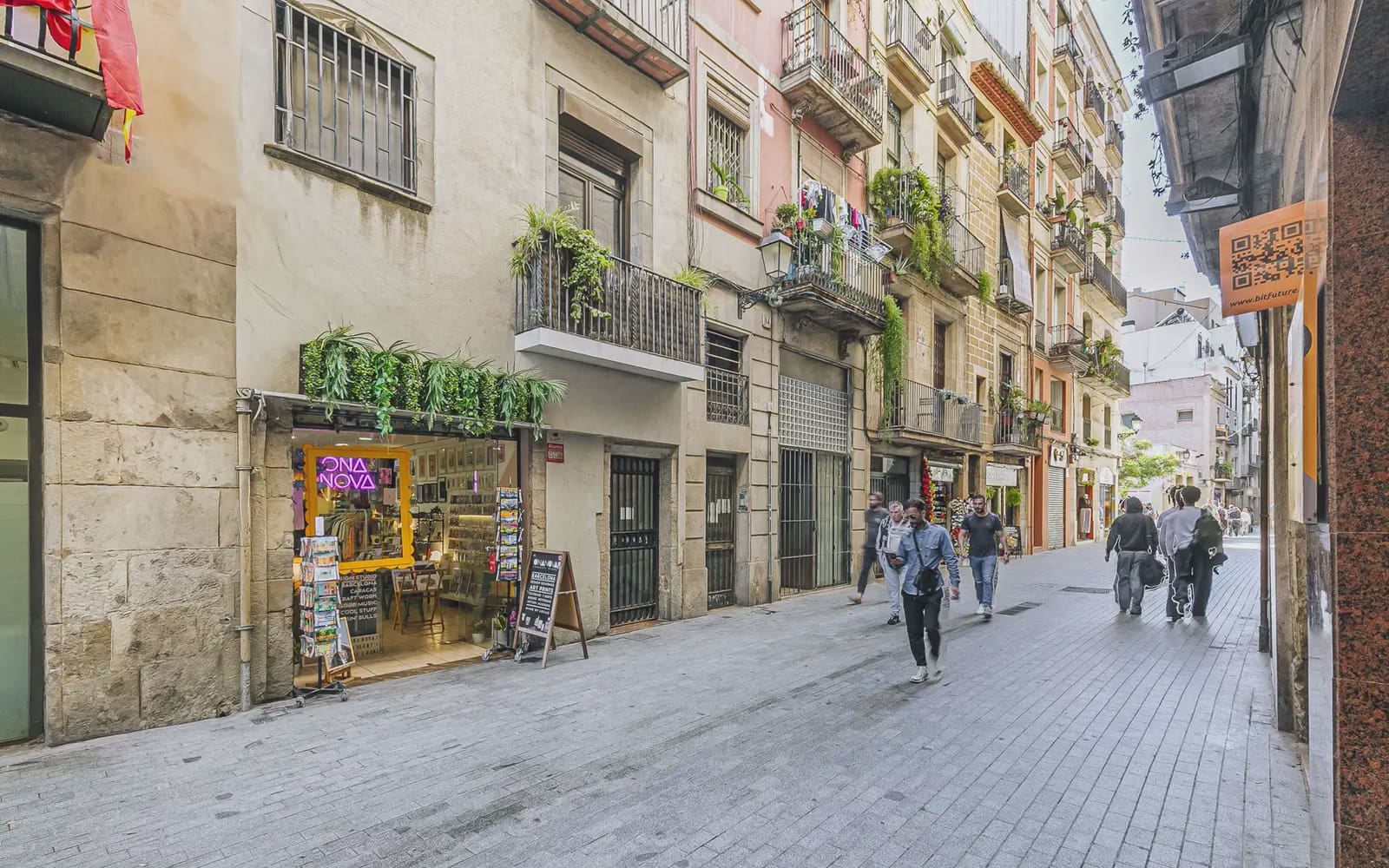 Erhverv til salg i Barcelona by - € 275.000 (Ref: 10182021)