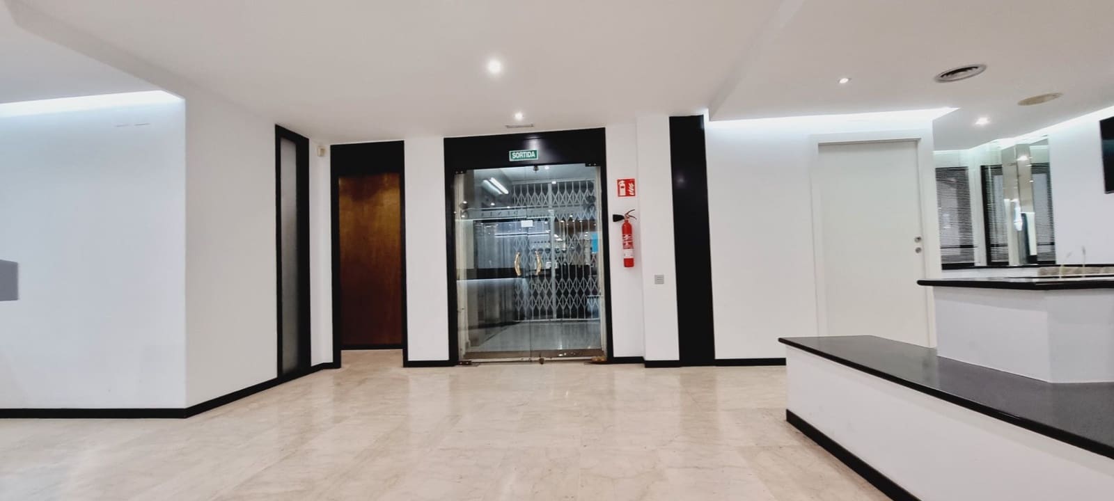 Kantoor te koop in Barcelona stad - € 285.000 (Ref: 8585157)