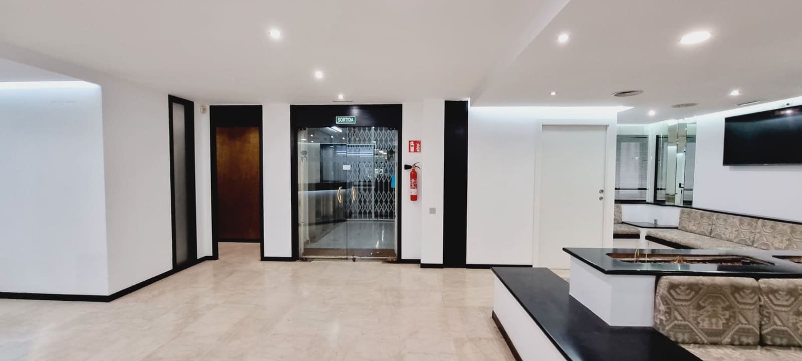 Kantoor te koop in Barcelona stad - € 285.000 (Ref: 8585157)