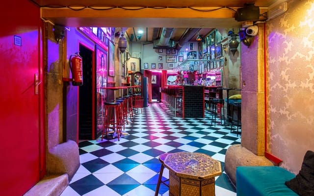 Comercial para venda em El Raval, Barcelona cidade - 390 000 € (Ref: 8585188)