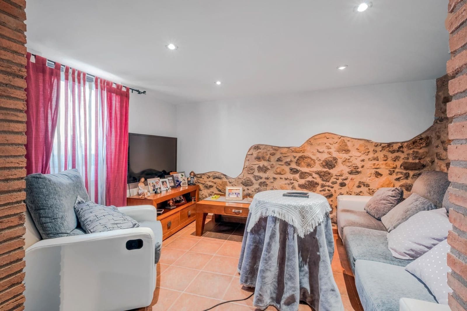 5 soveværelse Finca/Landehus til salg i Sant Gregori med swimmingpool garage - € 760.000 (Ref: 8585192)