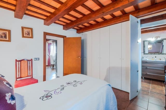 5 soveværelse Finca/Landehus til salg i Sant Gregori med swimmingpool garage - € 760.000 (Ref: 8585192)