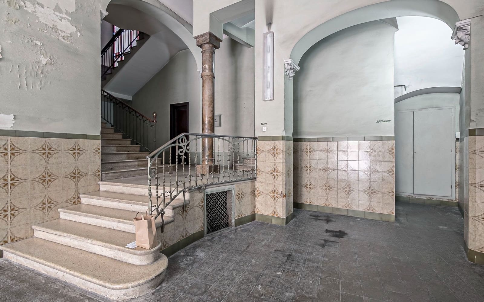 10 soveværelse Byhus til salg i Reus med garage - € 2.100.000 (Ref: 8585202)