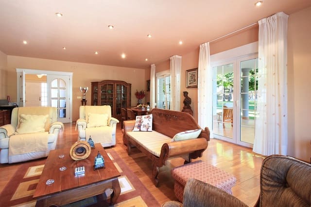 4 slaapkamer Villa te koop in San Pedro - Mortero, Albacete stad met zwembad garage - € 650.000 (Ref: 8585220)