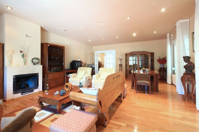 4 slaapkamer Villa te koop in San Pedro - Mortero, Albacete stad met zwembad garage - € 650.000 (Ref: 8585220)