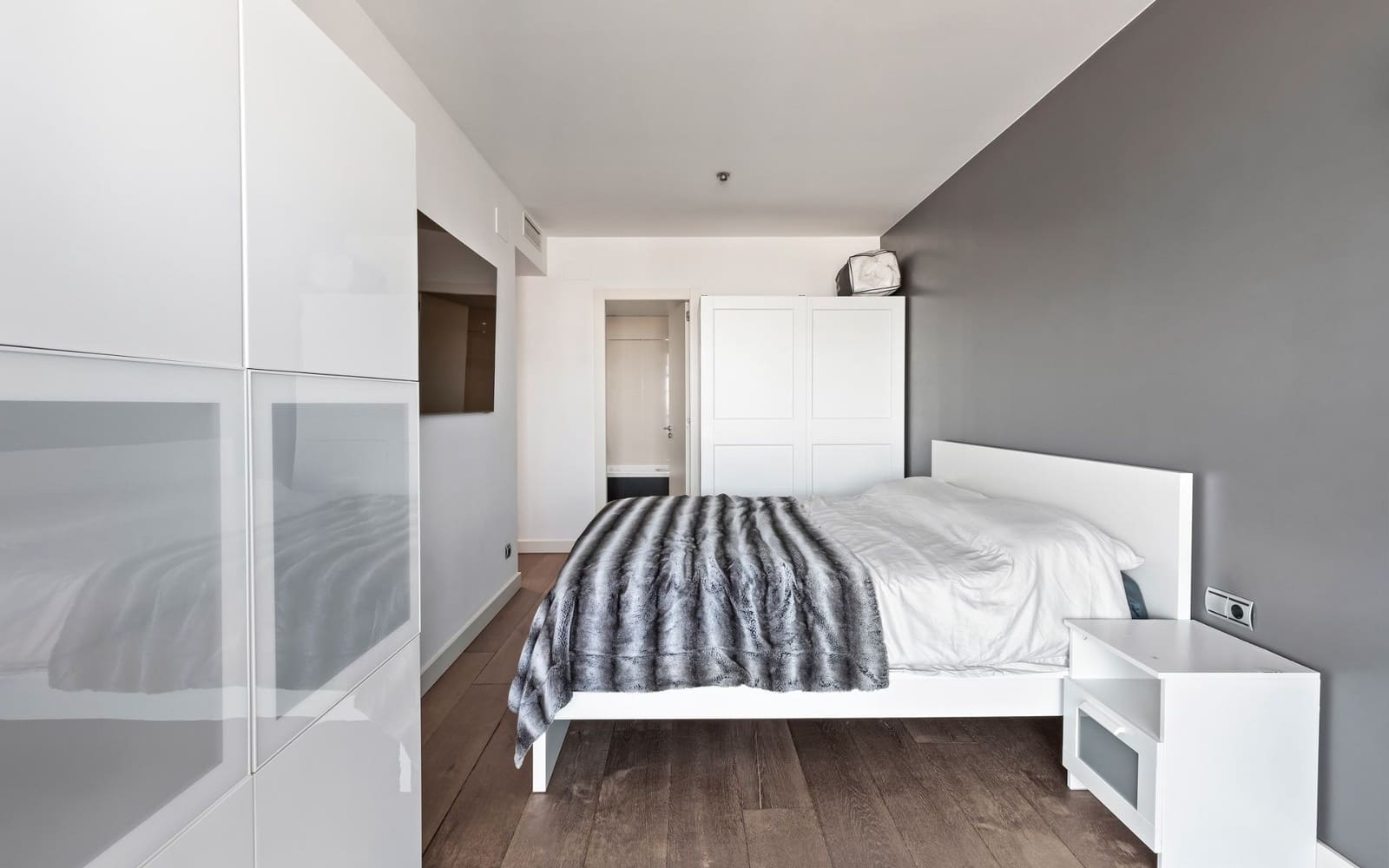 3 soveværelse Lejlighed til salg i Barcelona by med swimmingpool garage - € 1.690.000 (Ref: 8585227)