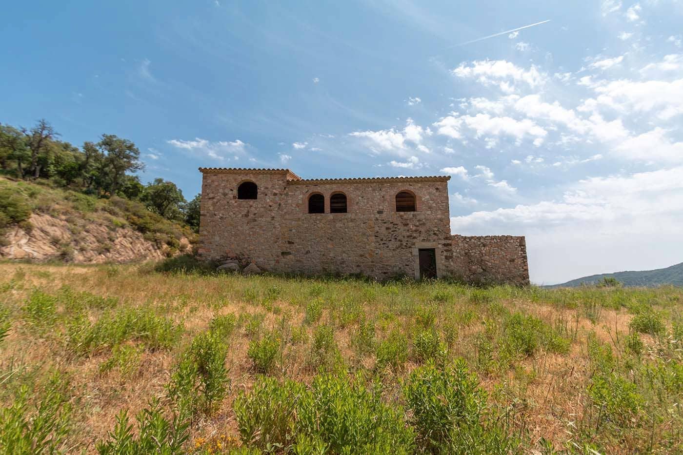 8 soveværelse Finca/Landehus til salg i Cruilles Monells i Sant Sadurni de I'Heura - € 1.000.000 (Ref: 8585235)