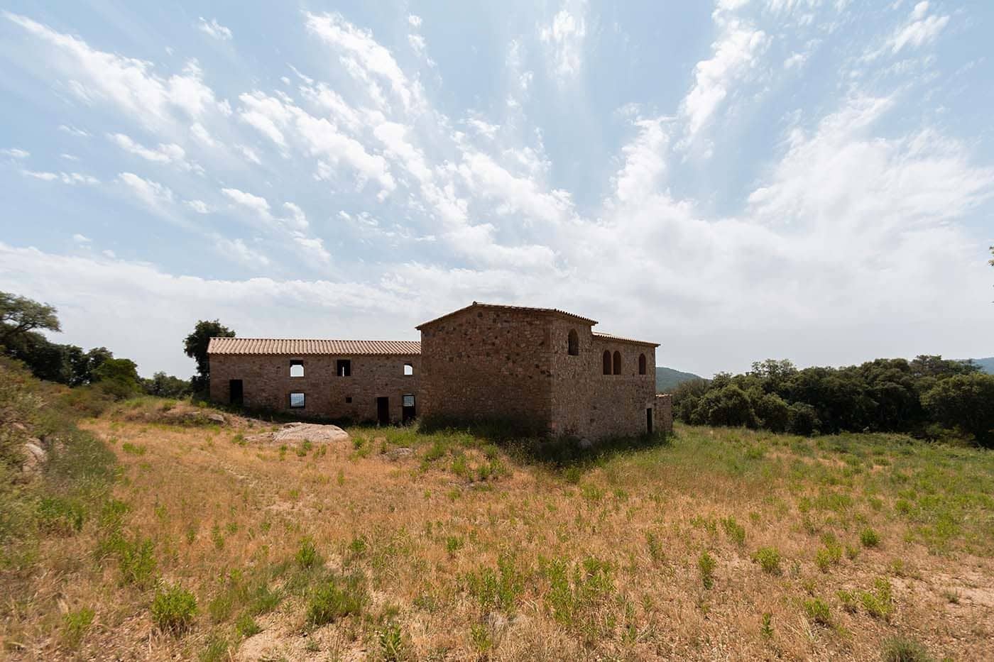 8 soveværelse Finca/Landehus til salg i Cruilles Monells i Sant Sadurni de I'Heura - € 1.000.000 (Ref: 8585235)