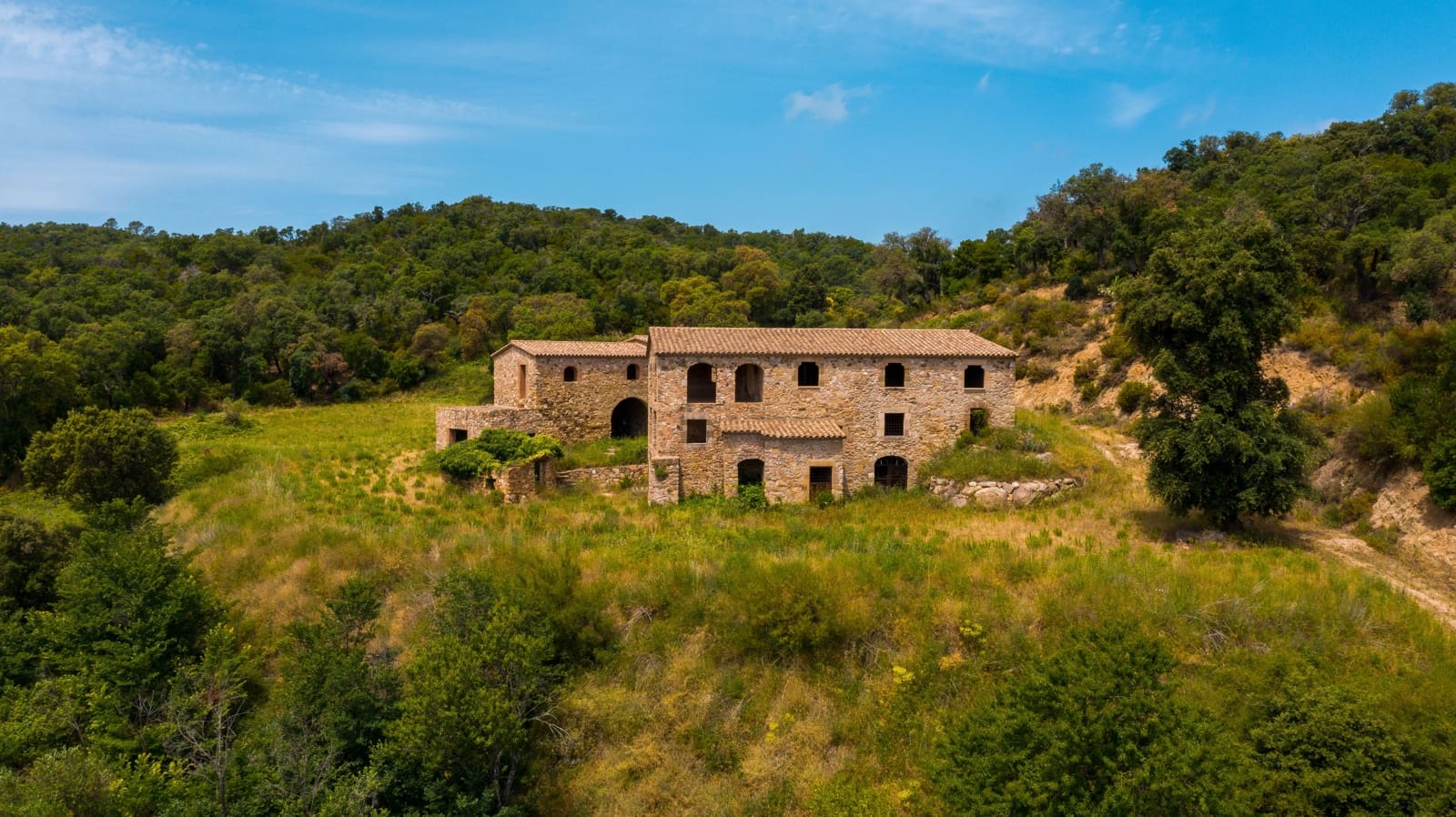 8 soveværelse Finca/Landehus til salg i Cruilles Monells i Sant Sadurni de I'Heura - € 1.000.000 (Ref: 8585235)