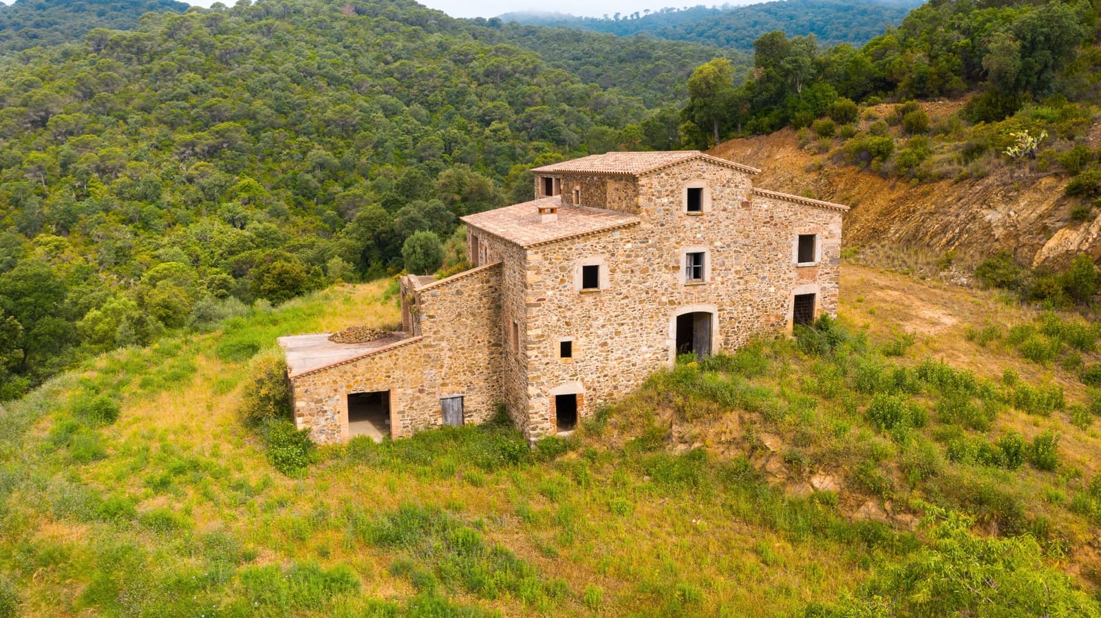 6 soveværelse Finca/Landehus til salg i Cruilles Monells i Sant Sadurni de I'Heura med garage - € 1.050.000 (Ref: 8585237)