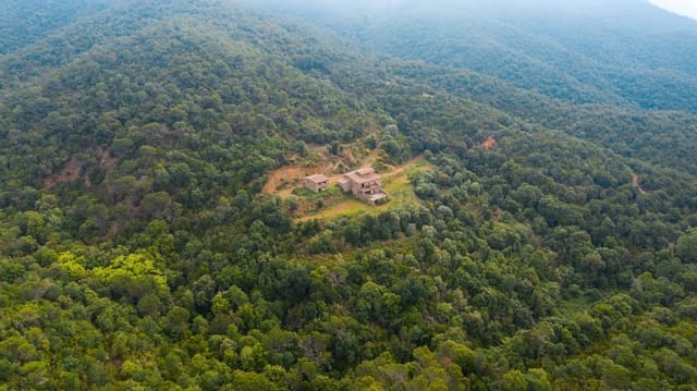 6 soveværelse Finca/Landehus til salg i Cruïlles Monells i Sant Sadurní de I'Heura med garage - € 1.050.000 (Ref: 8585237)