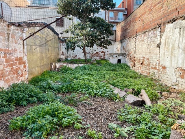 Building Plot for sale in Sant Boi de Llobregat - € 159,995 (Ref: 8598371)