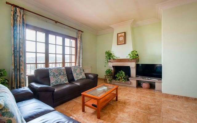 5 slaapkamer Villa te koop in Sant Fost de Campsentelles met garage - € 570.000 (Ref: 8598374)