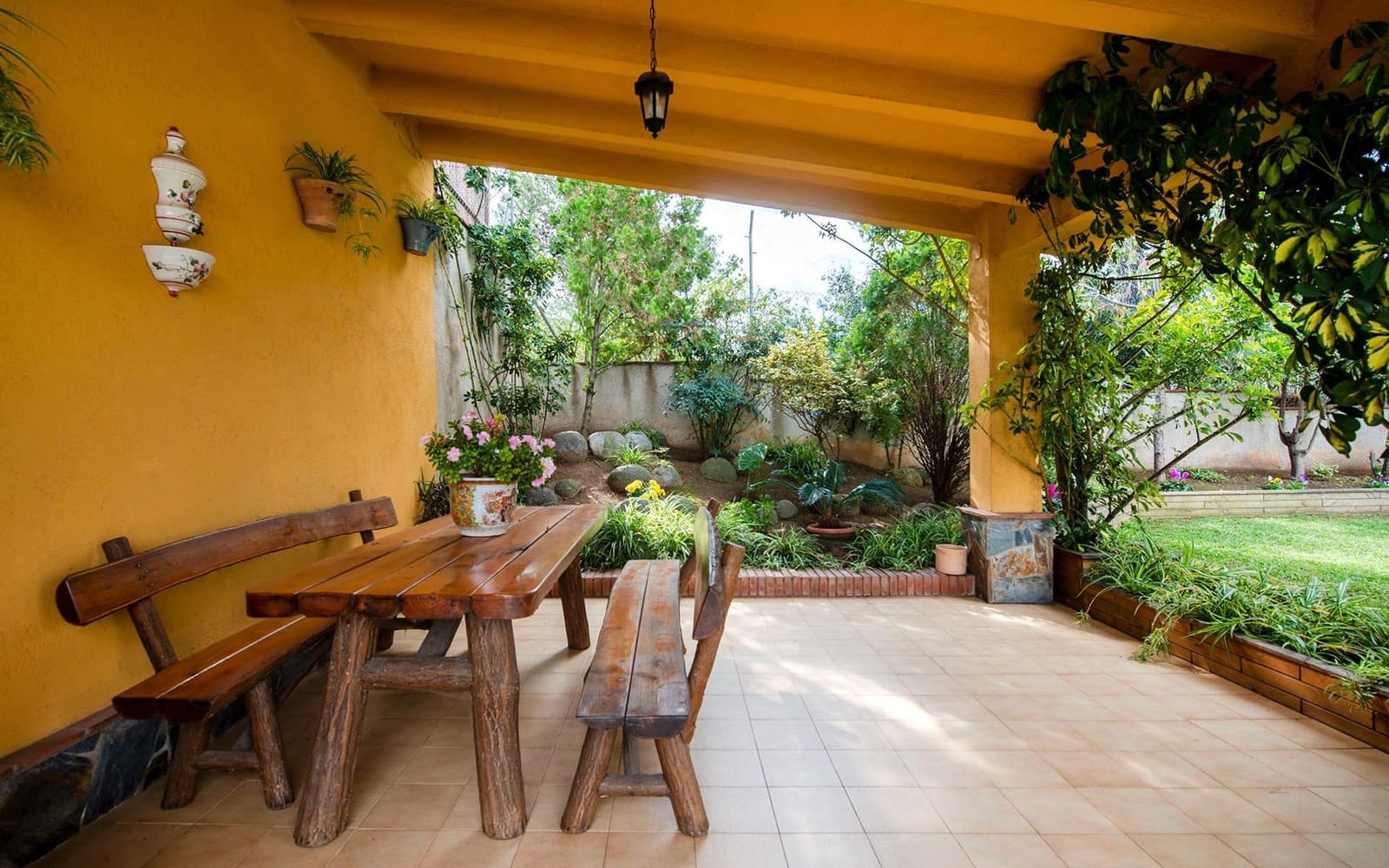 5 soveværelse Villa til salg i Sant Fost de Campsentelles med garage - € 570.000 (Ref: 8598374)