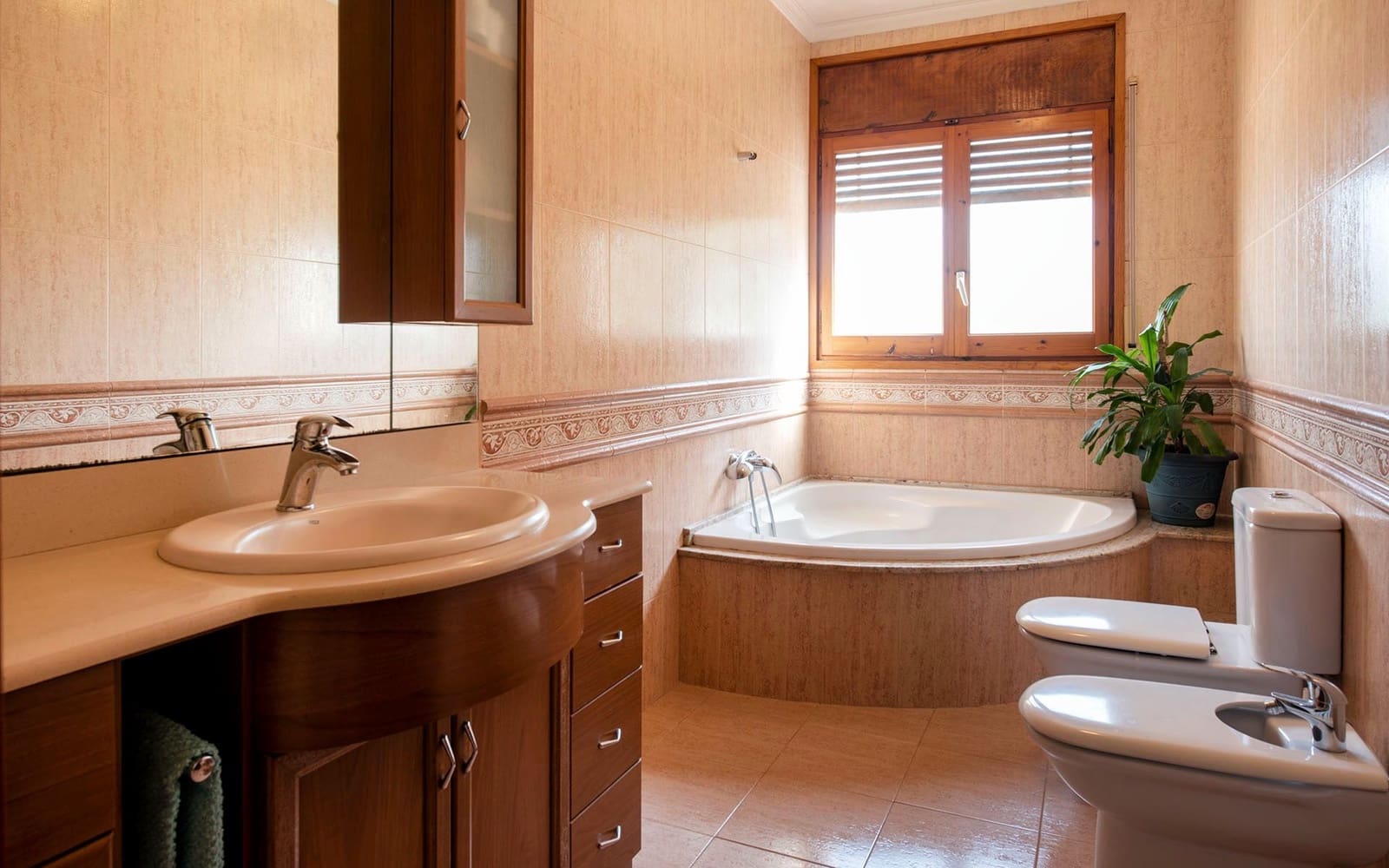 5 soveværelse Villa til salg i Sant Fost de Campsentelles med garage - € 570.000 (Ref: 8598374)