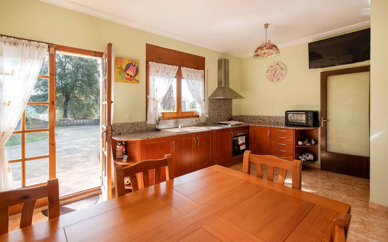 5 soveværelse Villa til salg i Sant Fost de Campsentelles med garage - € 570.000 (Ref: 8598374)