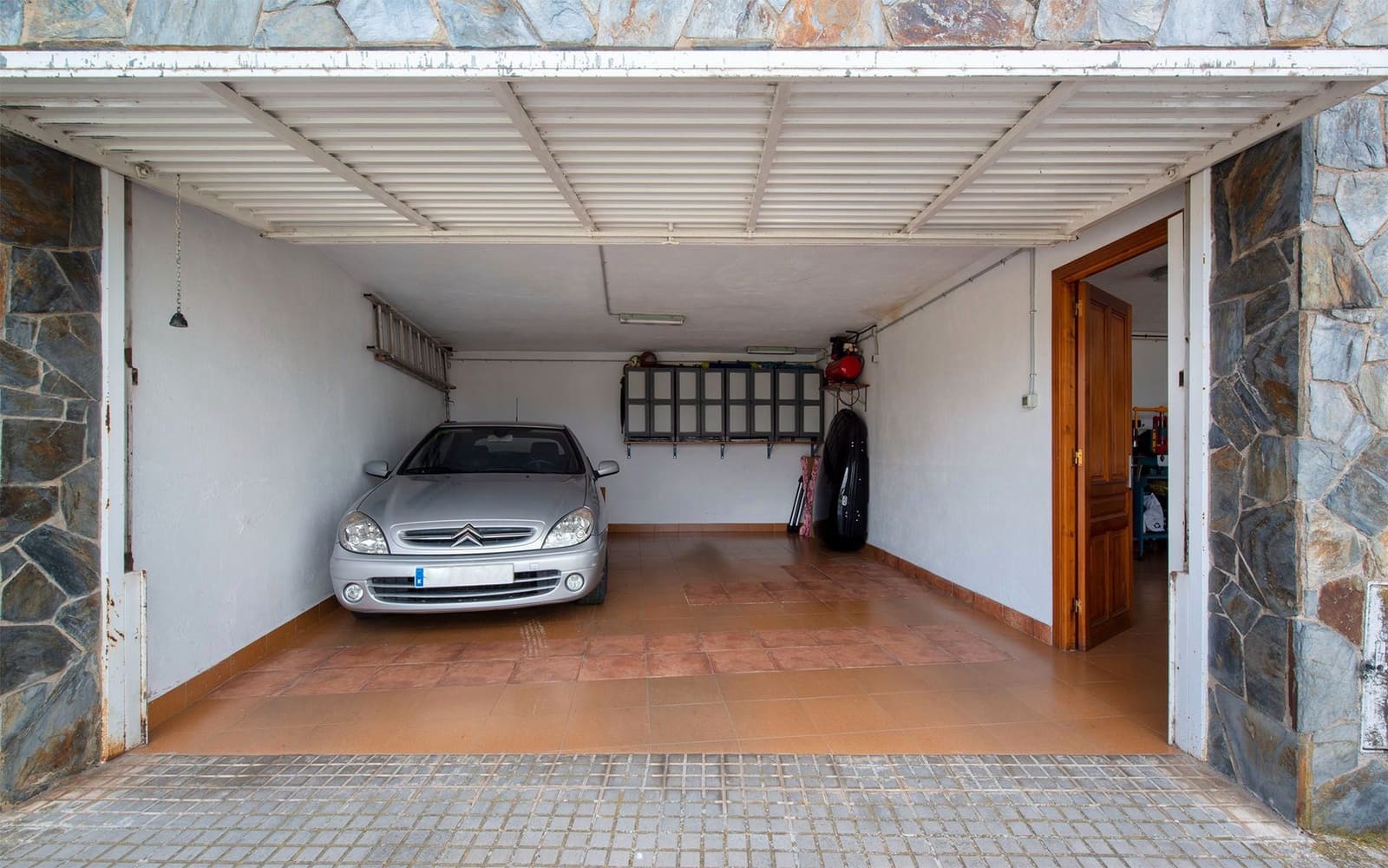 5 soveværelse Villa til salg i Sant Fost de Campsentelles med garage - € 570.000 (Ref: 8598374)