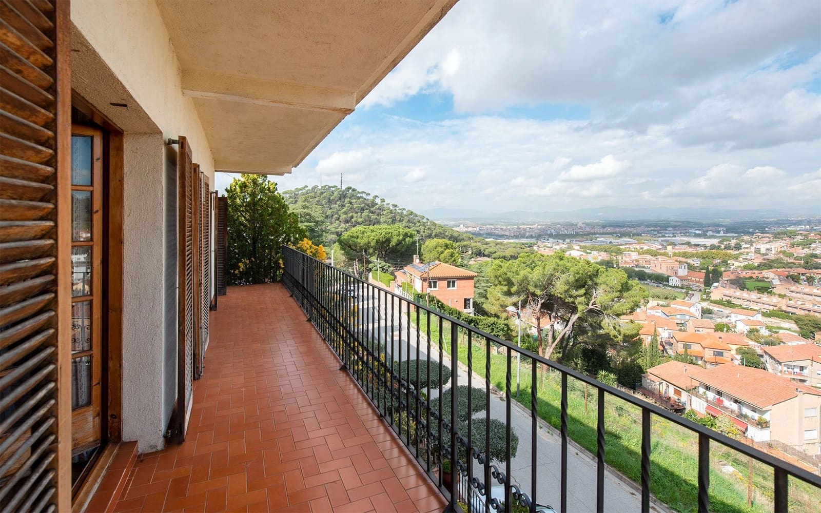 5 soveværelse Villa til salg i Sant Fost de Campsentelles med garage - € 570.000 (Ref: 8598374)