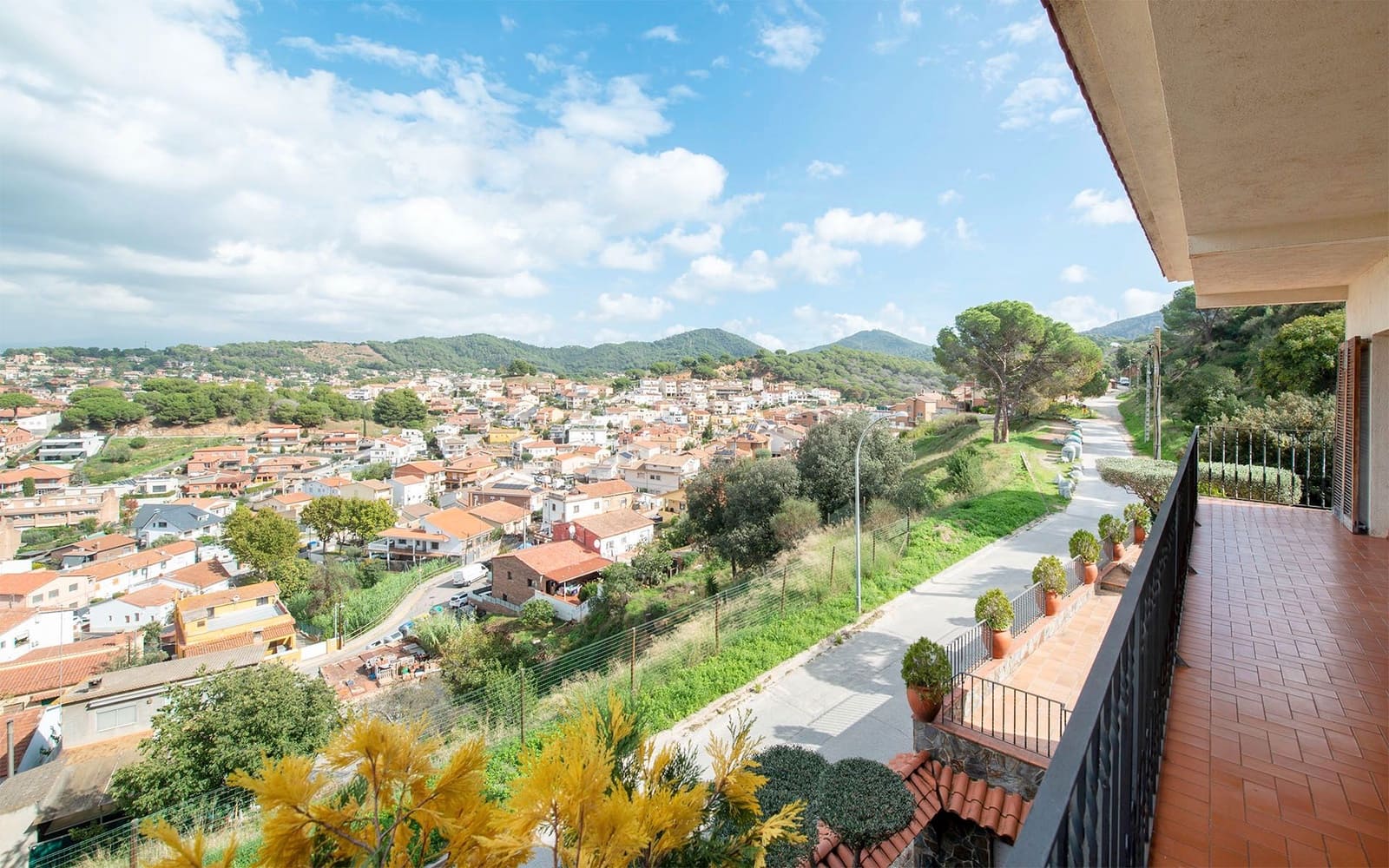 5 soveværelse Villa til salg i Sant Fost de Campsentelles med garage - € 570.000 (Ref: 8598374)