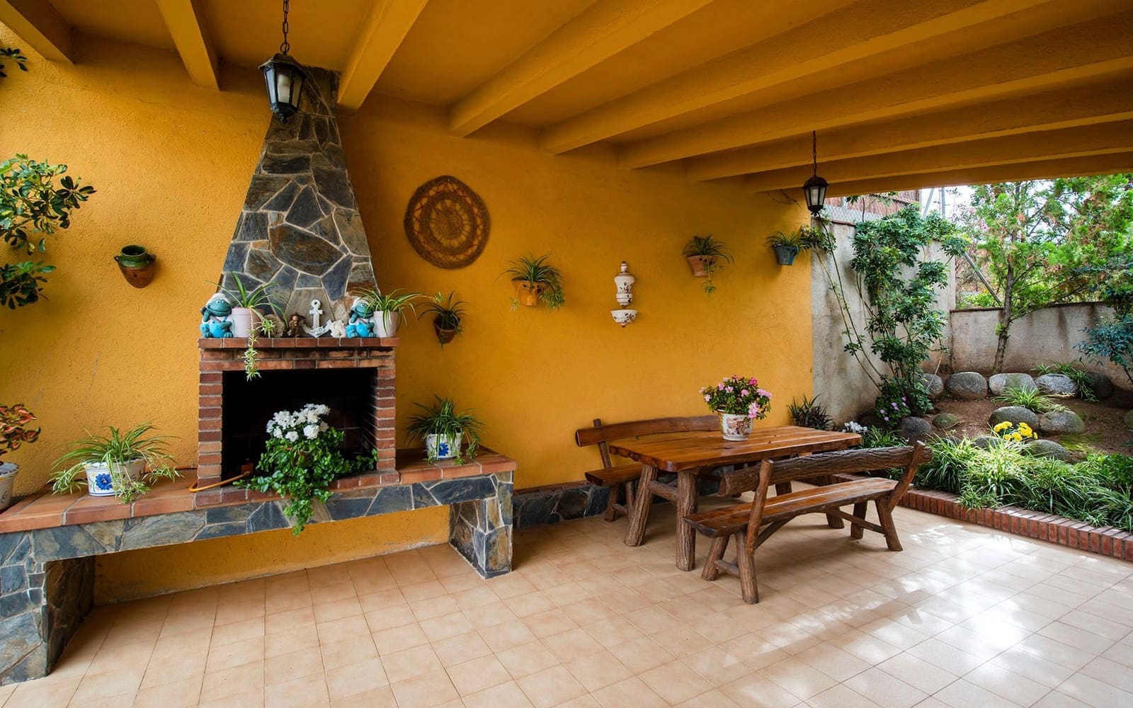 5 soveværelse Villa til salg i Sant Fost de Campsentelles med garage - € 570.000 (Ref: 8598374)