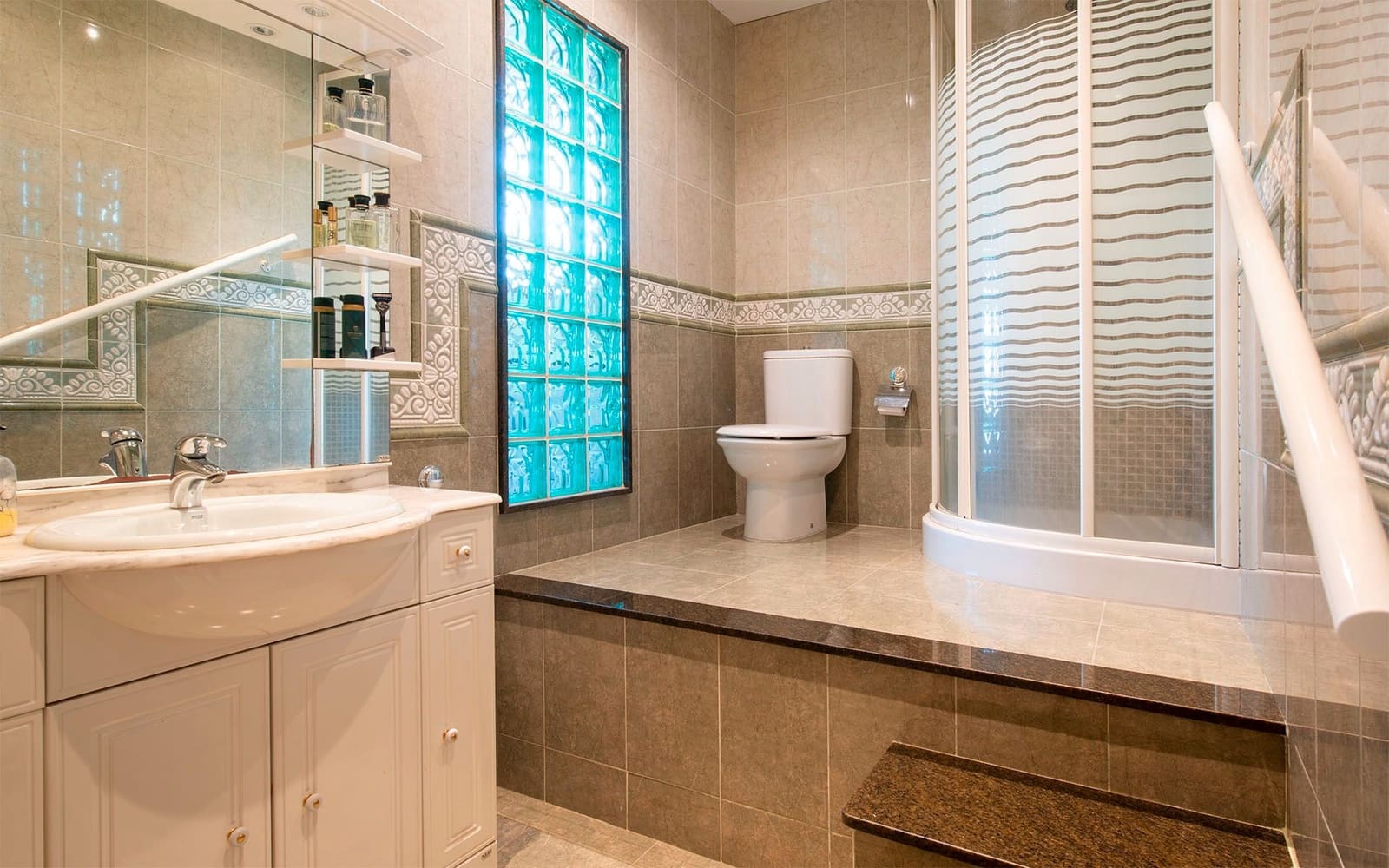 5 soveværelse Villa til salg i Sant Fost de Campsentelles med garage - € 570.000 (Ref: 8598374)