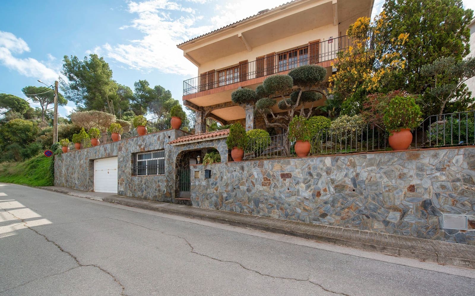 5 soveværelse Villa til salg i Sant Fost de Campsentelles med garage - € 570.000 (Ref: 8598374)