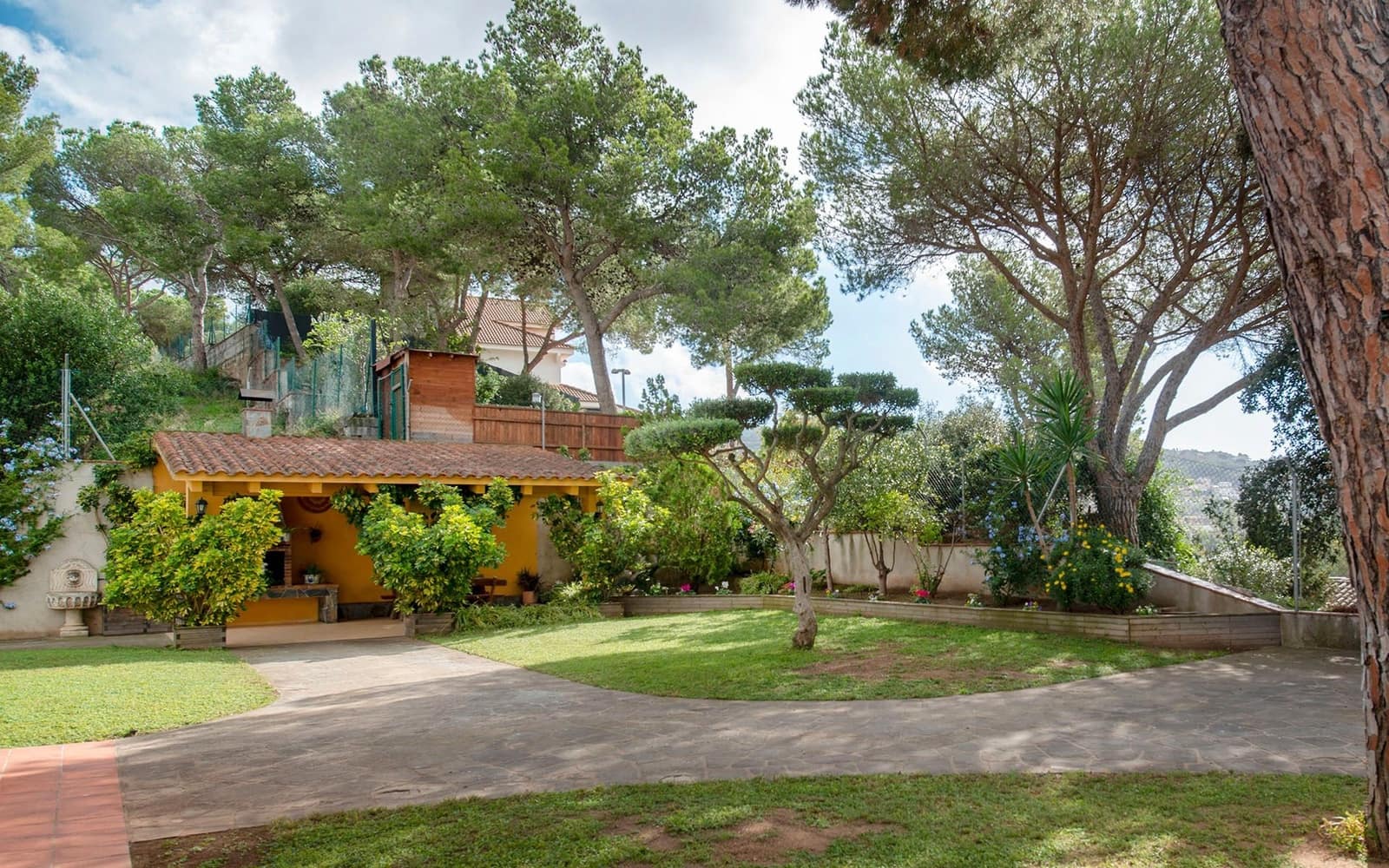 5 soveværelse Villa til salg i Sant Fost de Campsentelles med garage - € 570.000 (Ref: 8598374)