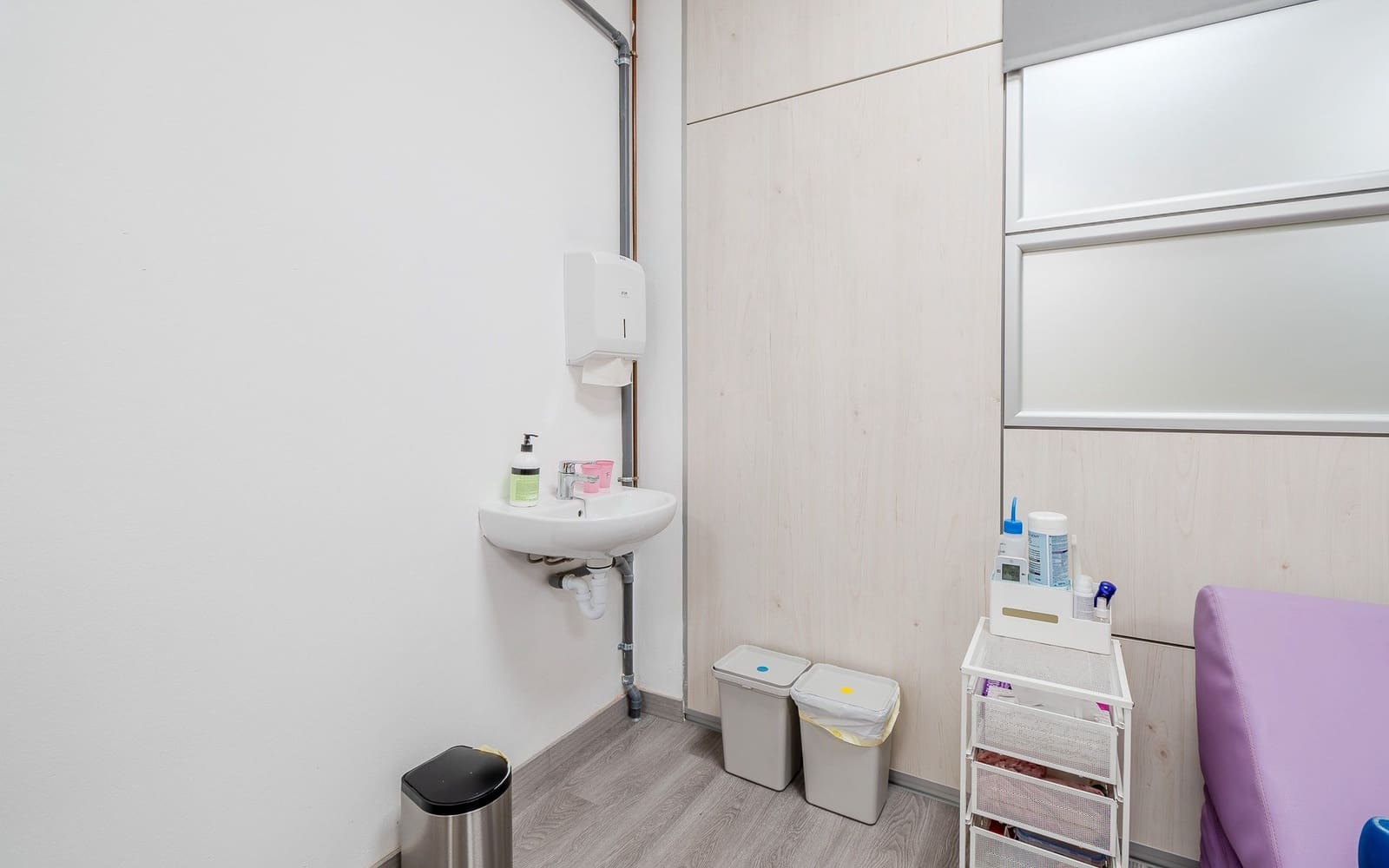 Commercial for sale in Girona city - € 230,000 (Ref: 8602695)