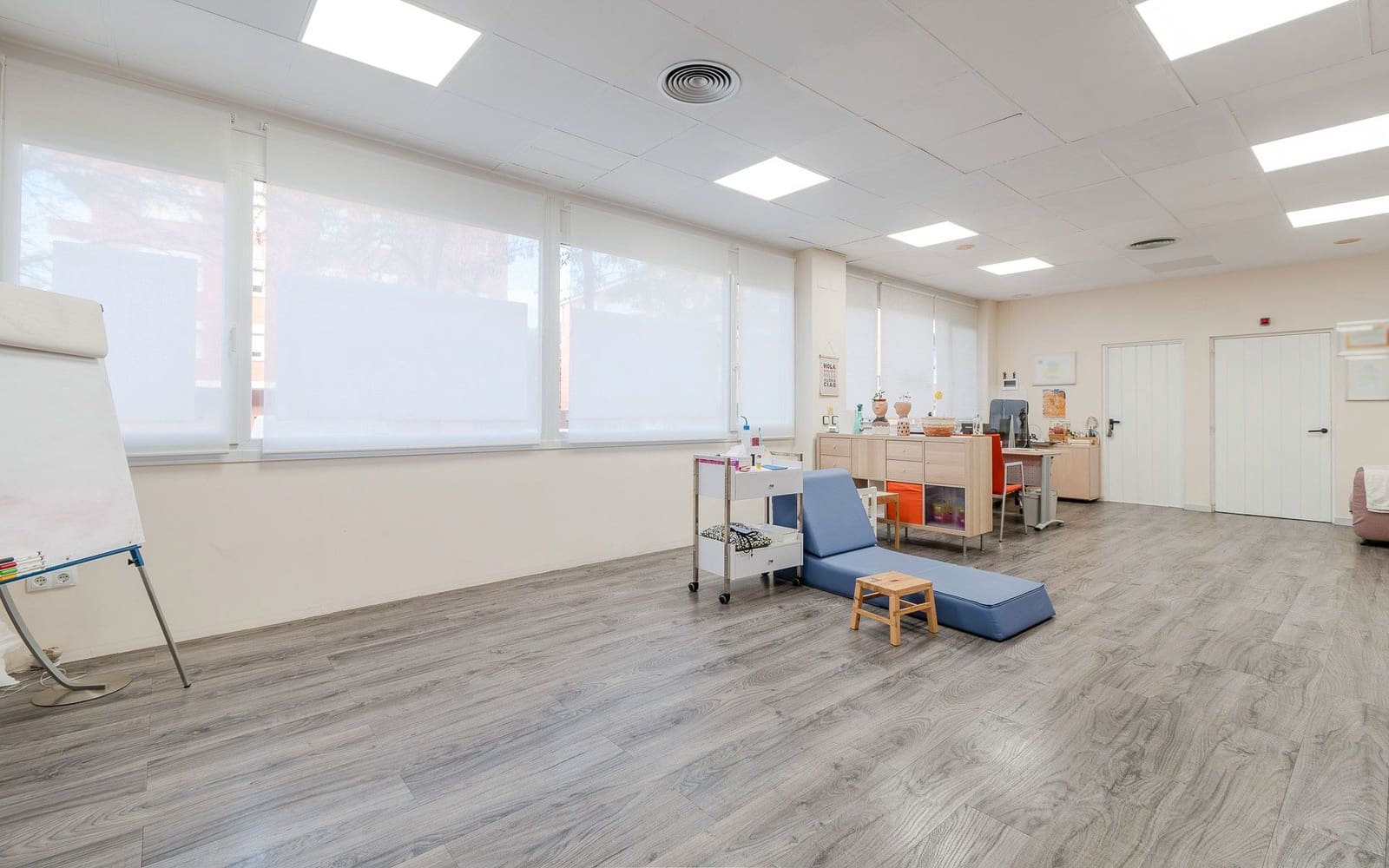 Commercial for sale in Girona city - € 230,000 (Ref: 8602695)