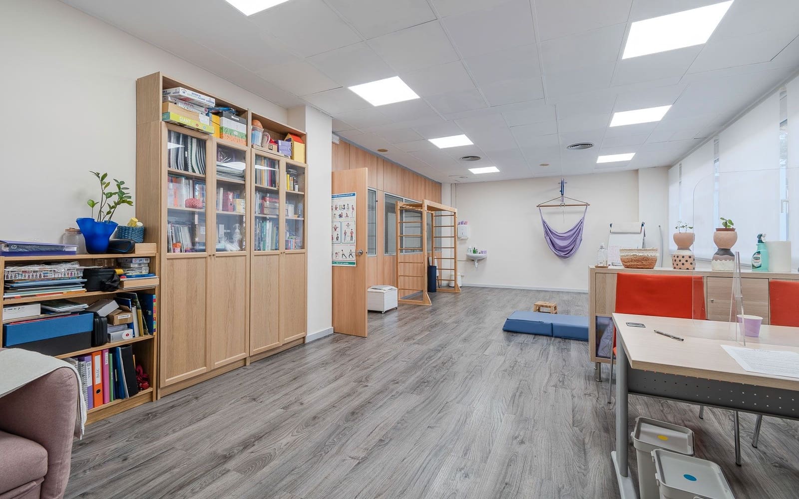 Commercial for sale in Girona city - € 230,000 (Ref: 8602695)