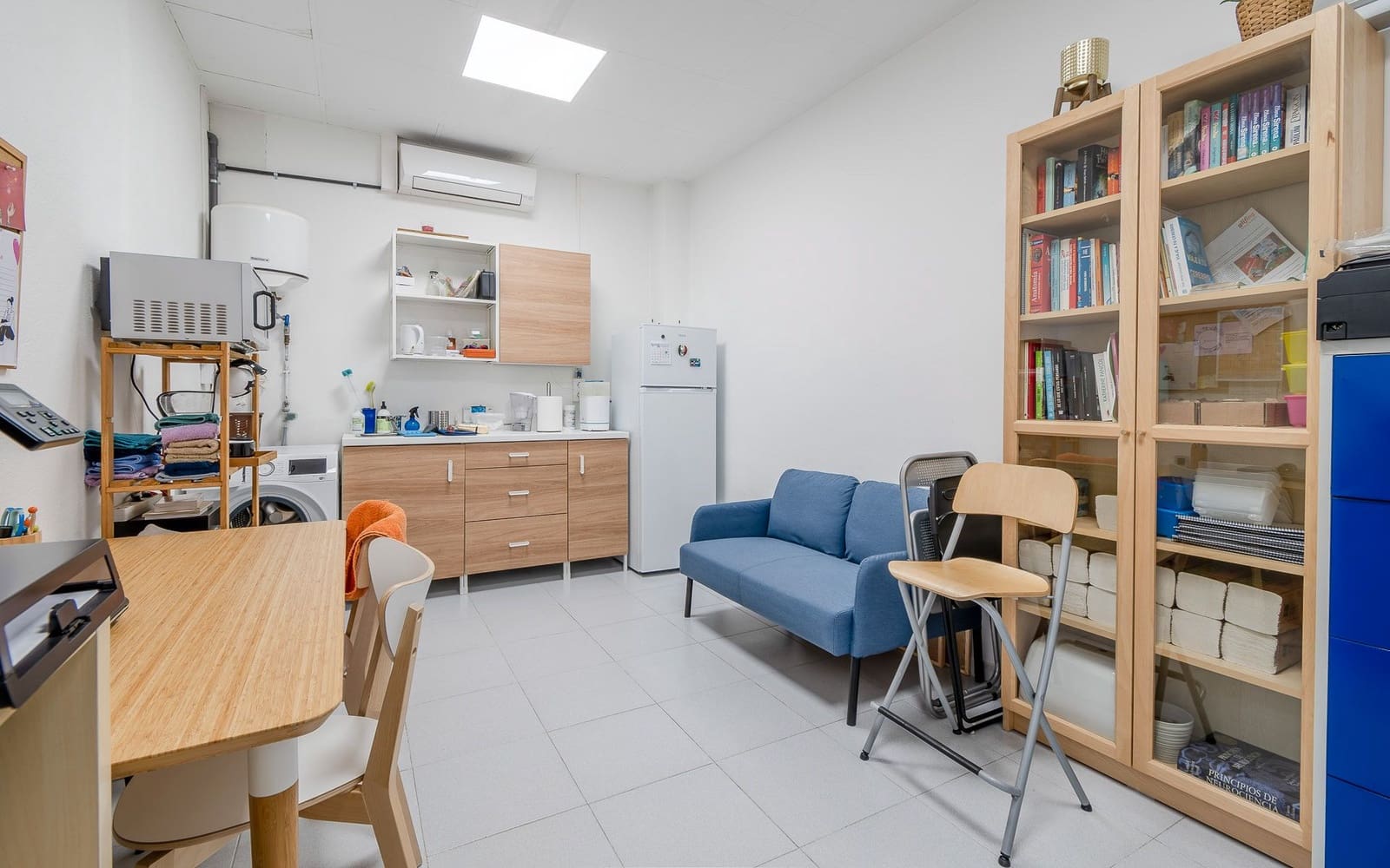 Commercial for sale in Girona city - € 230,000 (Ref: 8602695)