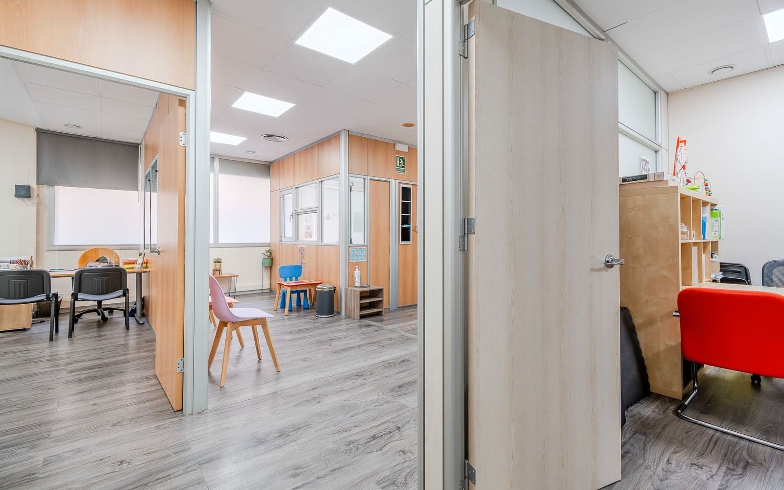 Commercial for sale in Girona city - € 230,000 (Ref: 8602695)