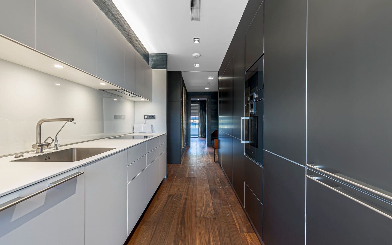 2 sypialnia Mieszkanie na sprzedaż w Miasto Barcelona z basenem garażem - 2 490 000 € (Ref: 8611431)