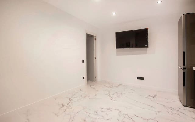 1 chambre Appartement à vendre à El Poble Sec, Barcelone ville - 160 000 € (Ref: 8633386)