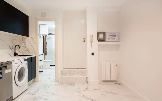 1 chambre Appartement à vendre à El Poble Sec, Barcelone ville - 160 000 € (Ref: 8633386)