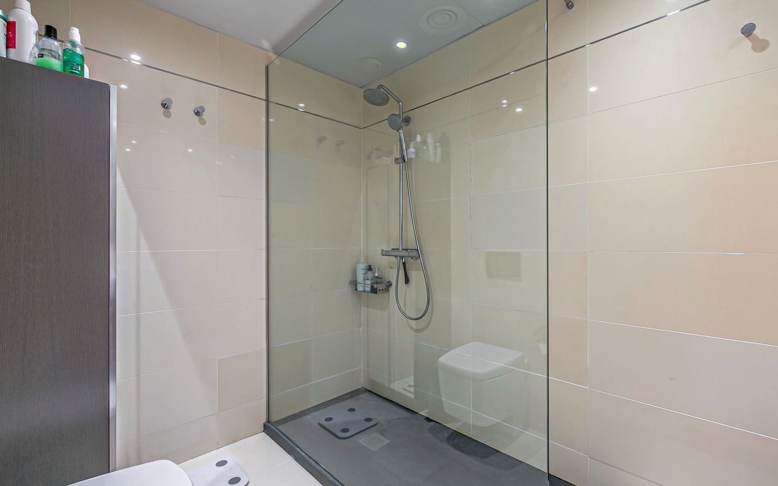 3 soveværelse Lejlighed til salg i Barcelona by med swimmingpool garage - € 1.650.000 (Ref: 8635062)