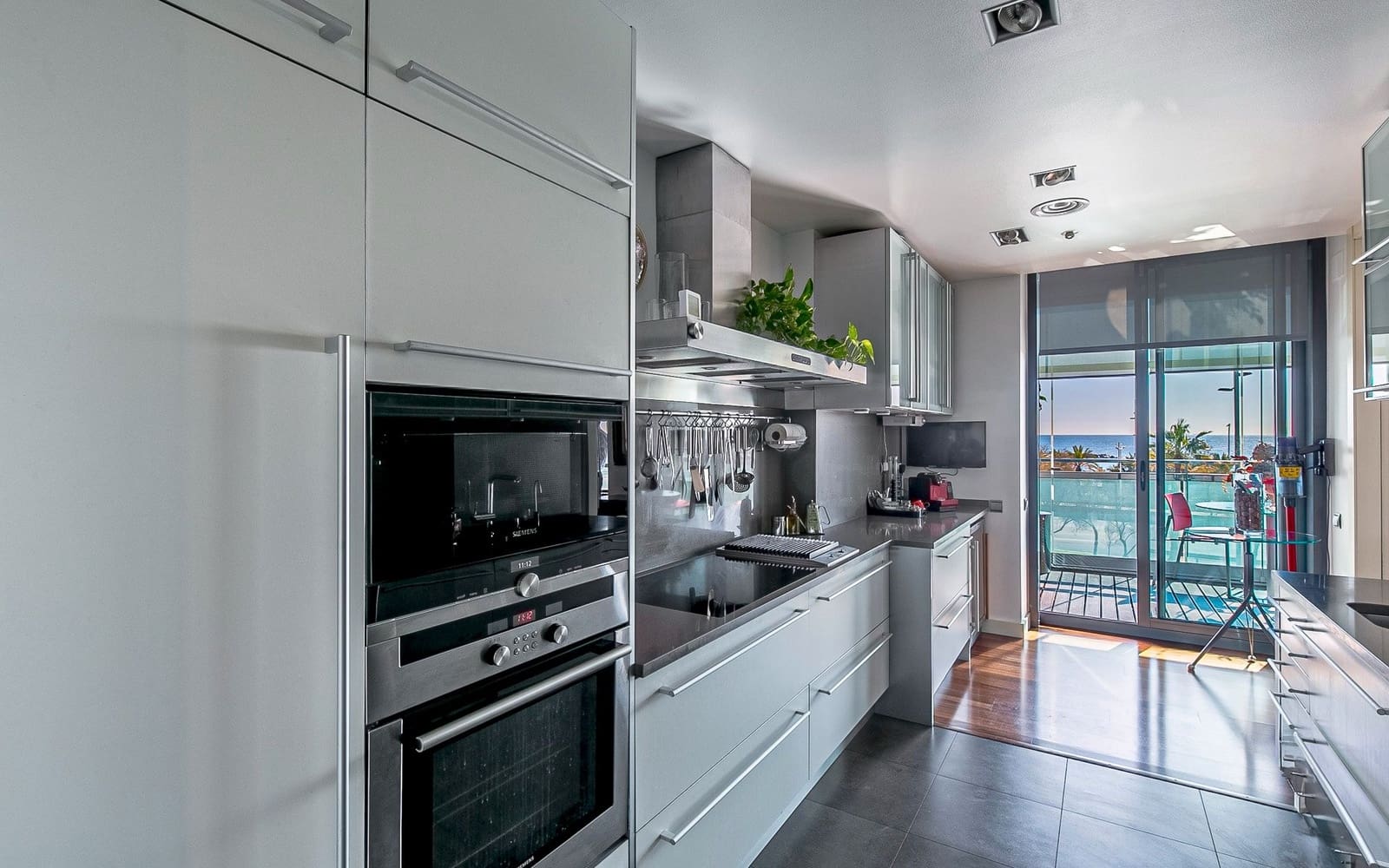 3 soveværelse Lejlighed til salg i Barcelona by med swimmingpool garage - € 1.650.000 (Ref: 8635062)