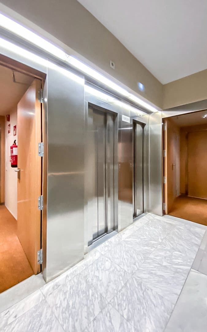 Kontor att hyra i Barcelona stad - 4 646 € (Ref: 8669129)