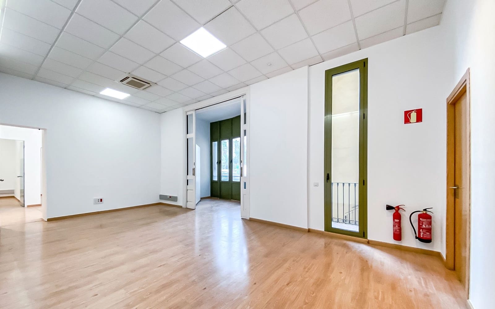 Kontor att hyra i Barcelona stad - 4 646 € (Ref: 8669129)